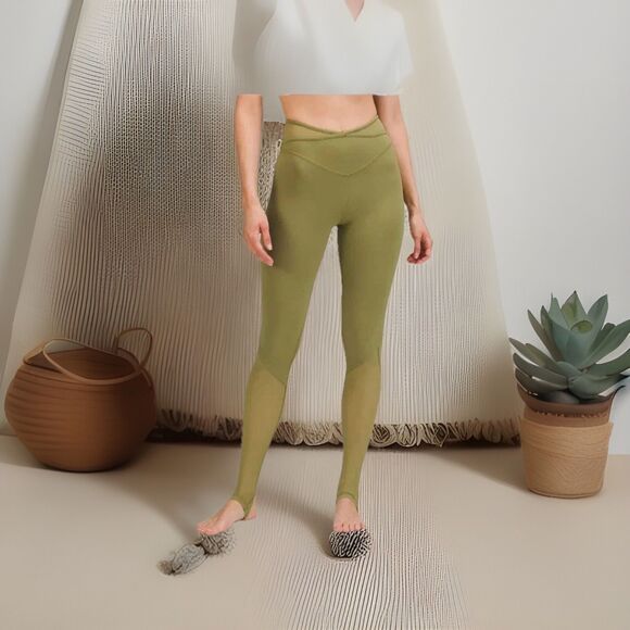 Lululemon bundle of 2sz 6leggingsgreen and black